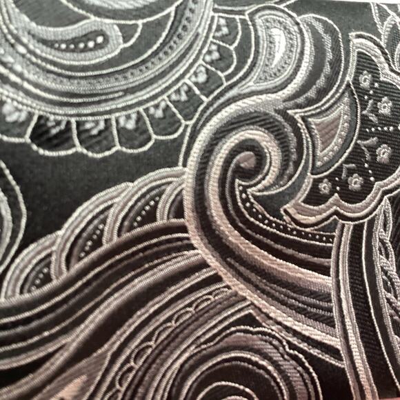 Donald Trump Silk Tie, Black Paisley VTG Signature Collection Ultra MAGA USA - Picture 4 of 6